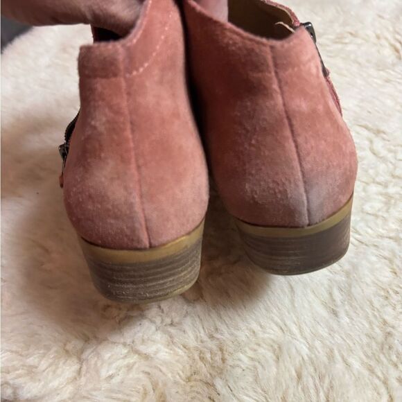 Lucky Brand Pink Ankle Booties with Side Zipper - Picture 4 of 9